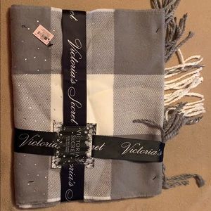 Victoria’s Secret scarf